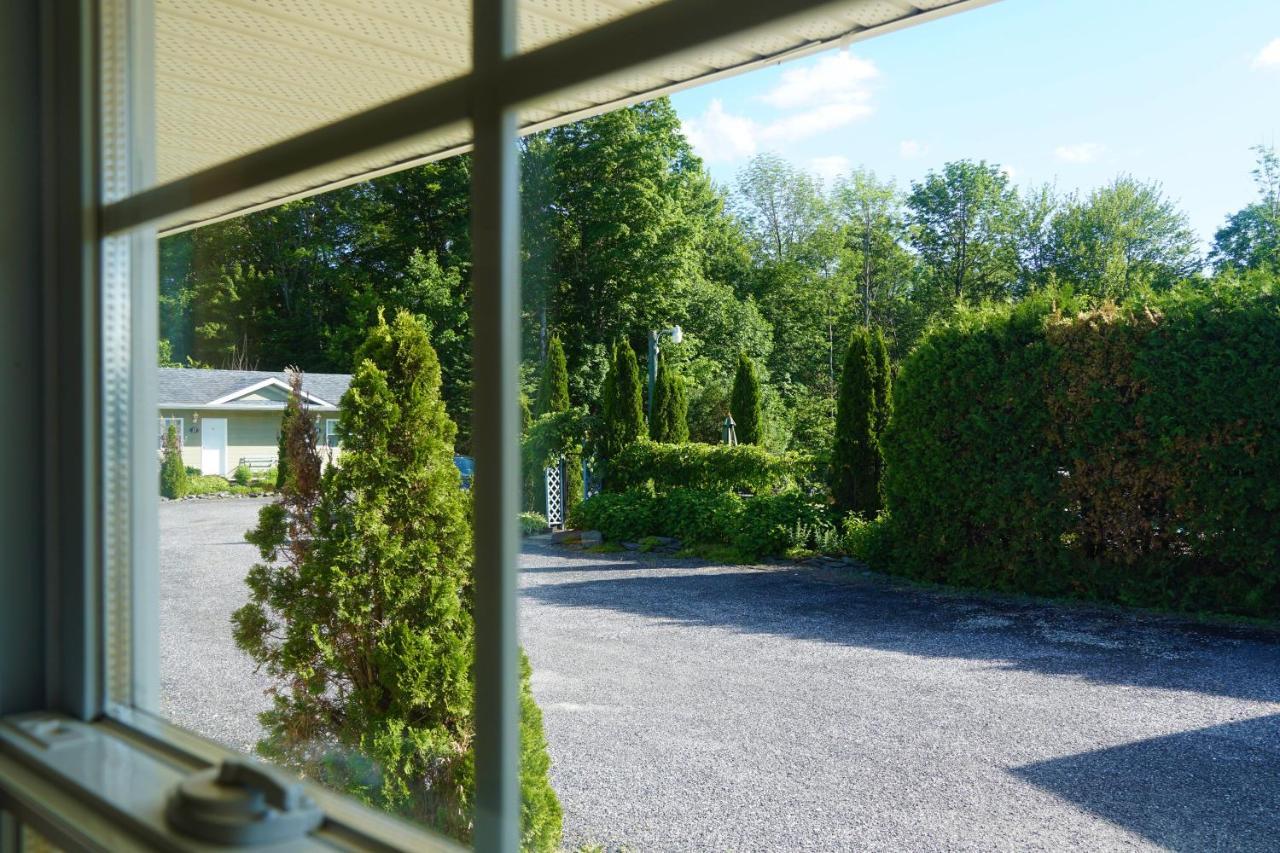 Motel Des Cedres Sherbrooke Exterior photo