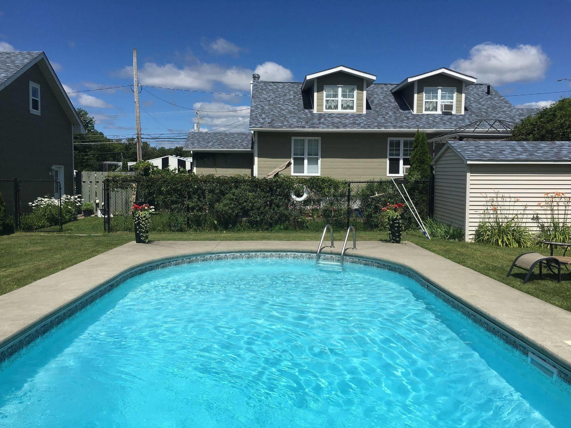 Motel Des Cedres Sherbrooke Exterior photo